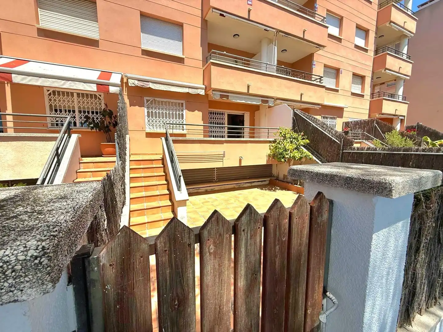Bajo con jardín en venta en Segur Platja, imagen 2