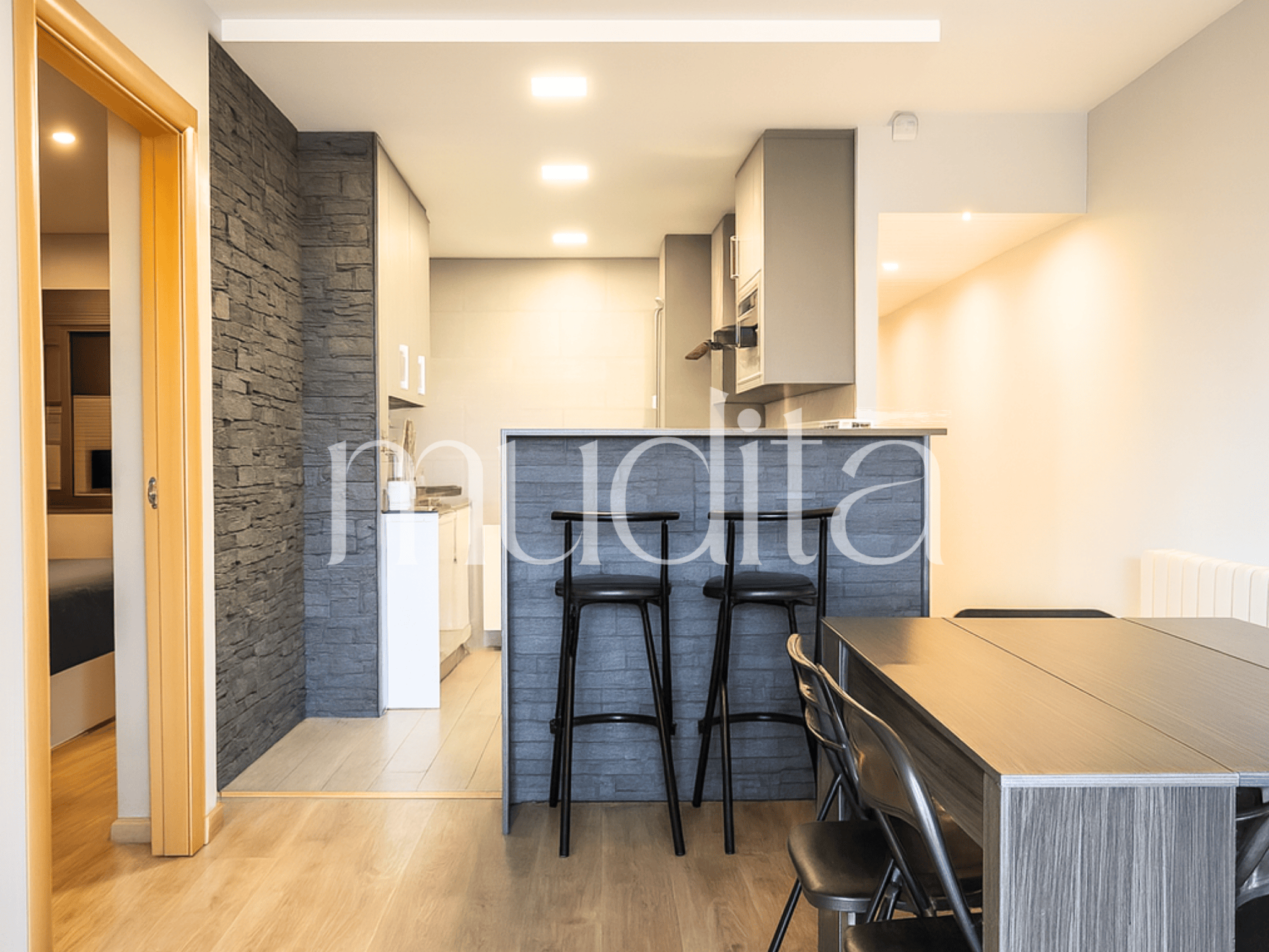 Cuina de Apartament en venda en Badalona amb Calefacció, Forn i Balcó