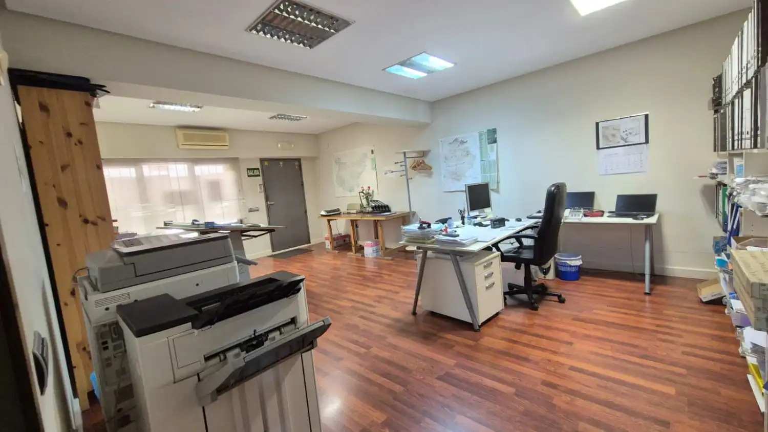 Büro zum Verkauf in Badajoz mit Klimaanlage, Heizung und Terrasse