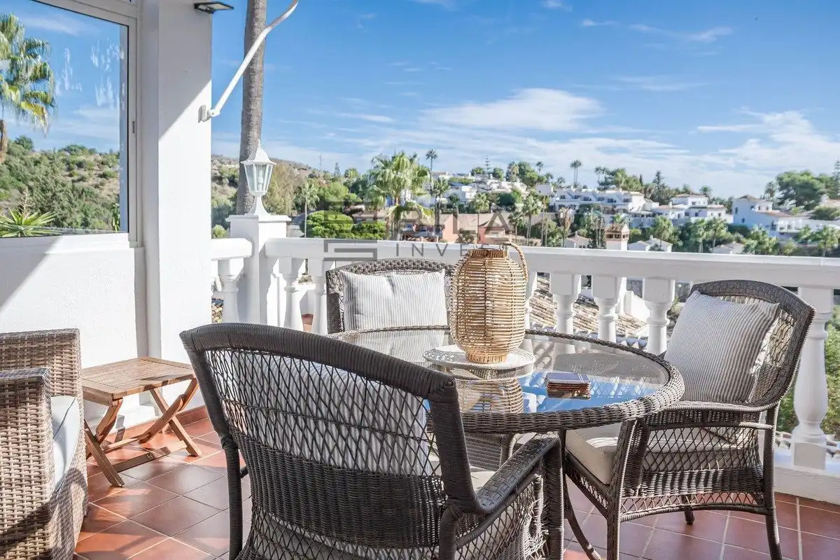 Chalet con piscina en venta en Calahonda, imagen 3
