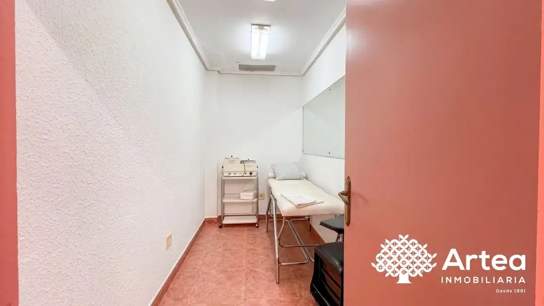 Local comercial en venda a Grupo Tomás Zubiría Ybarra, imagen 7