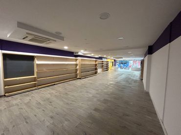 Local comercial de lloguer a Calle Comte d´Urgell 37