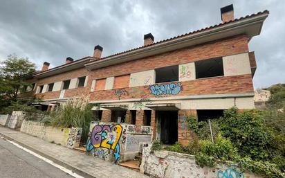 Vista exterior de Casa adosada en venda en Torrelles de Llobregat