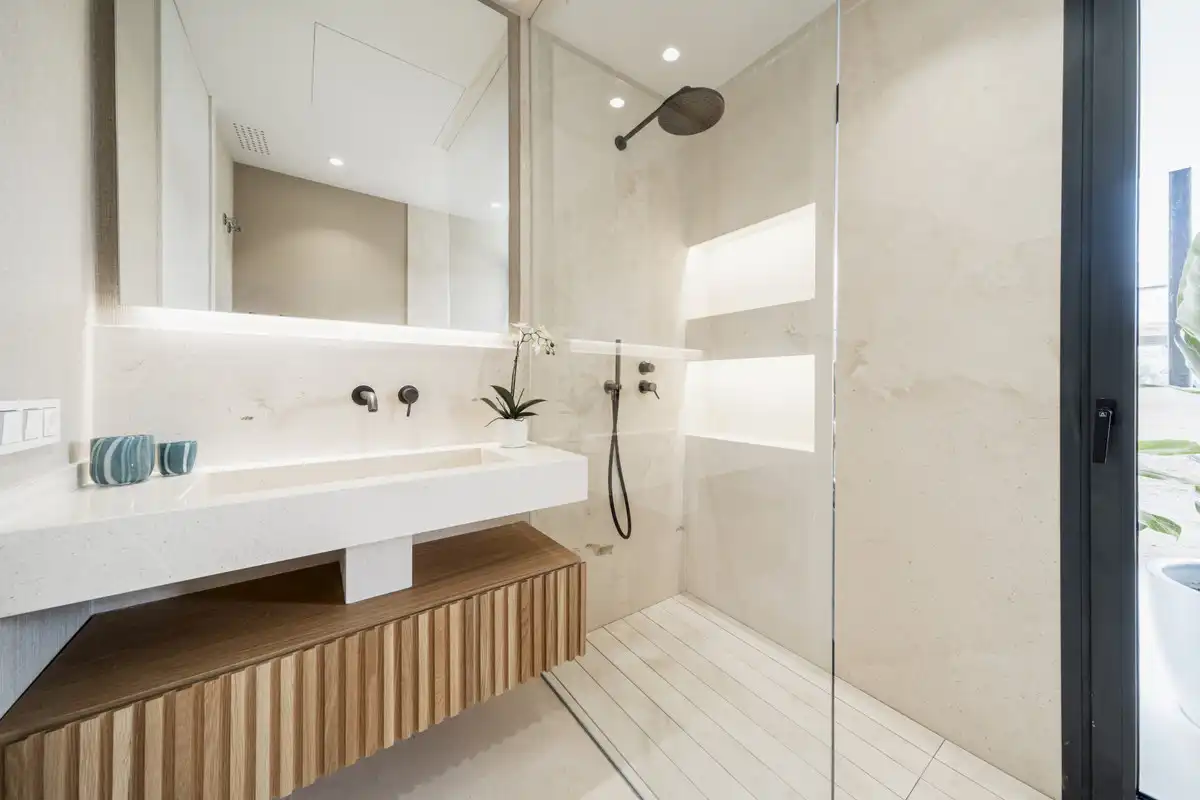 Baño de Planta baja en venta en Marbella con Aire acondicionado, Jardín privado y Terraza