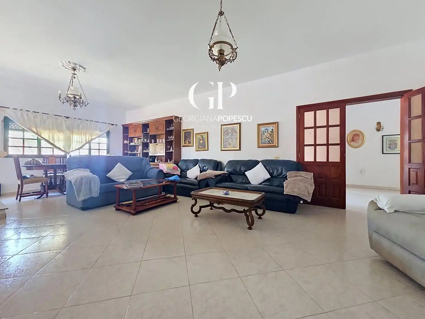 Sala d'estar de Casa o xalet en venda en La Oliva amb Piscina i Moblat