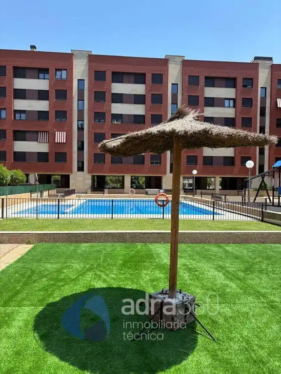 Piscina de Ático en venta en  Logroño con Aire acondicionado, Calefacción y Terraza