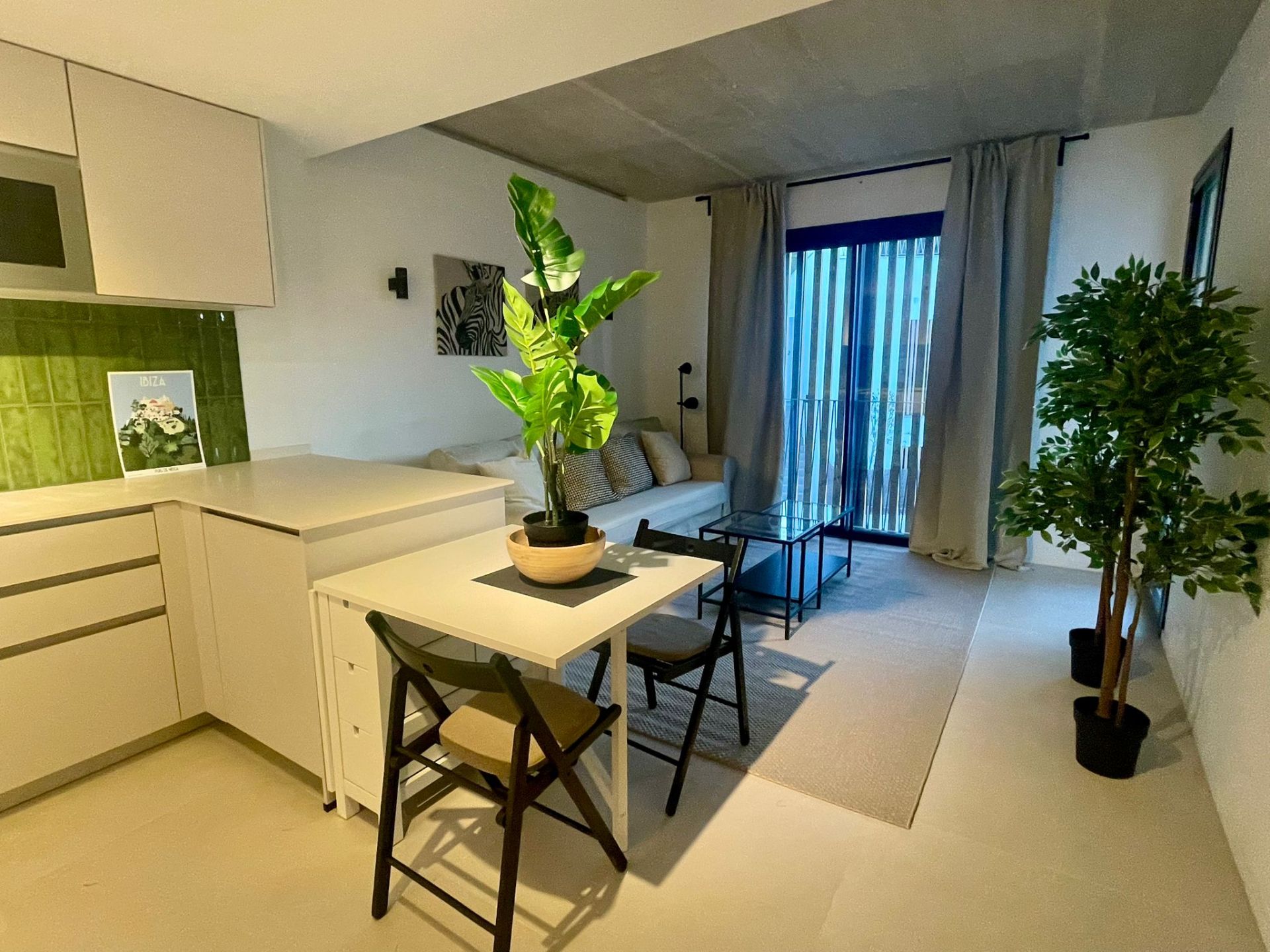 Sala de estar de Ático de alquiler en Sant Antoni de Portmany con Aire acondicionado, Jardín privado y Terraza