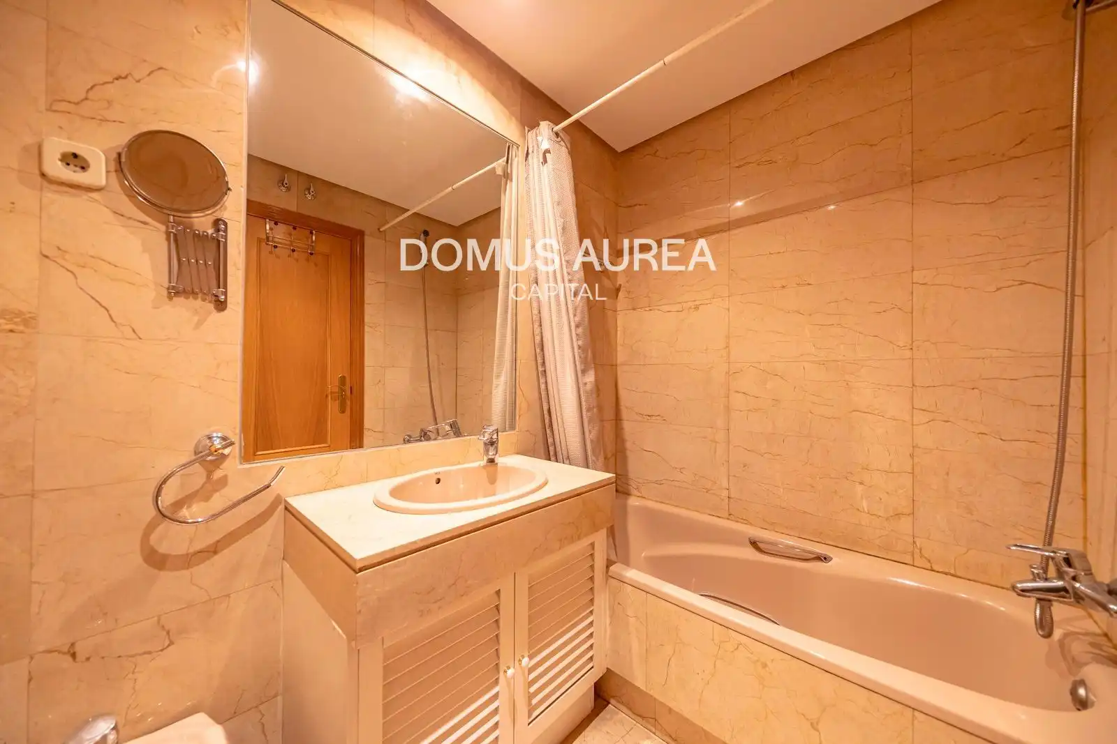 Flat for rent in Aviador Zorita, Cuatro Caminos - Azca