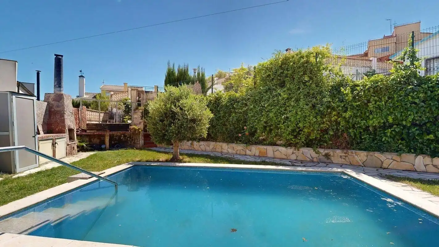 Piscina de Casa o xalet en venda en Cuarte de Huerva amb Aire condicionat, Jardí privat i Terrassa