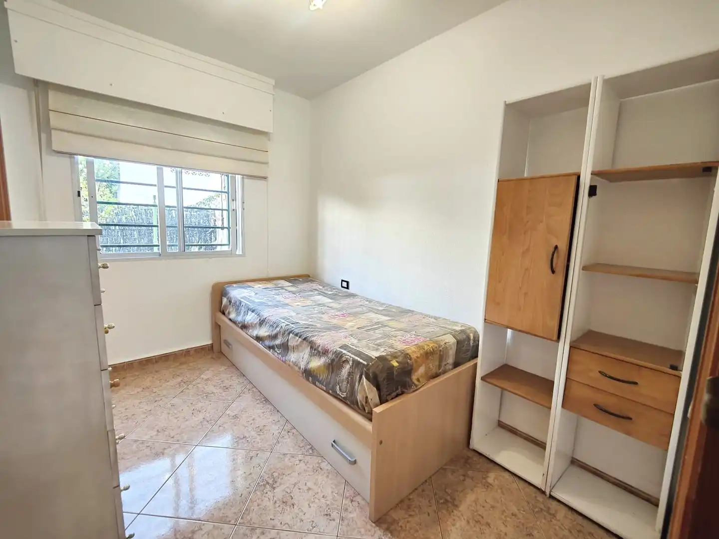 Habitación de Planta baja en venta en Arona con Jardín privado, Terraza y Amueblado