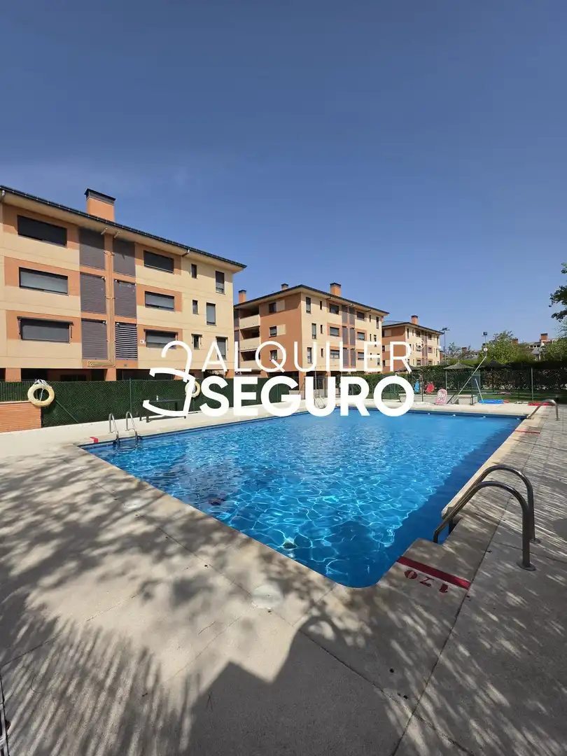 Piscina de Pis de lloguer en Boadilla del Monte amb Aire condicionat, Calefacció i Terrassa
