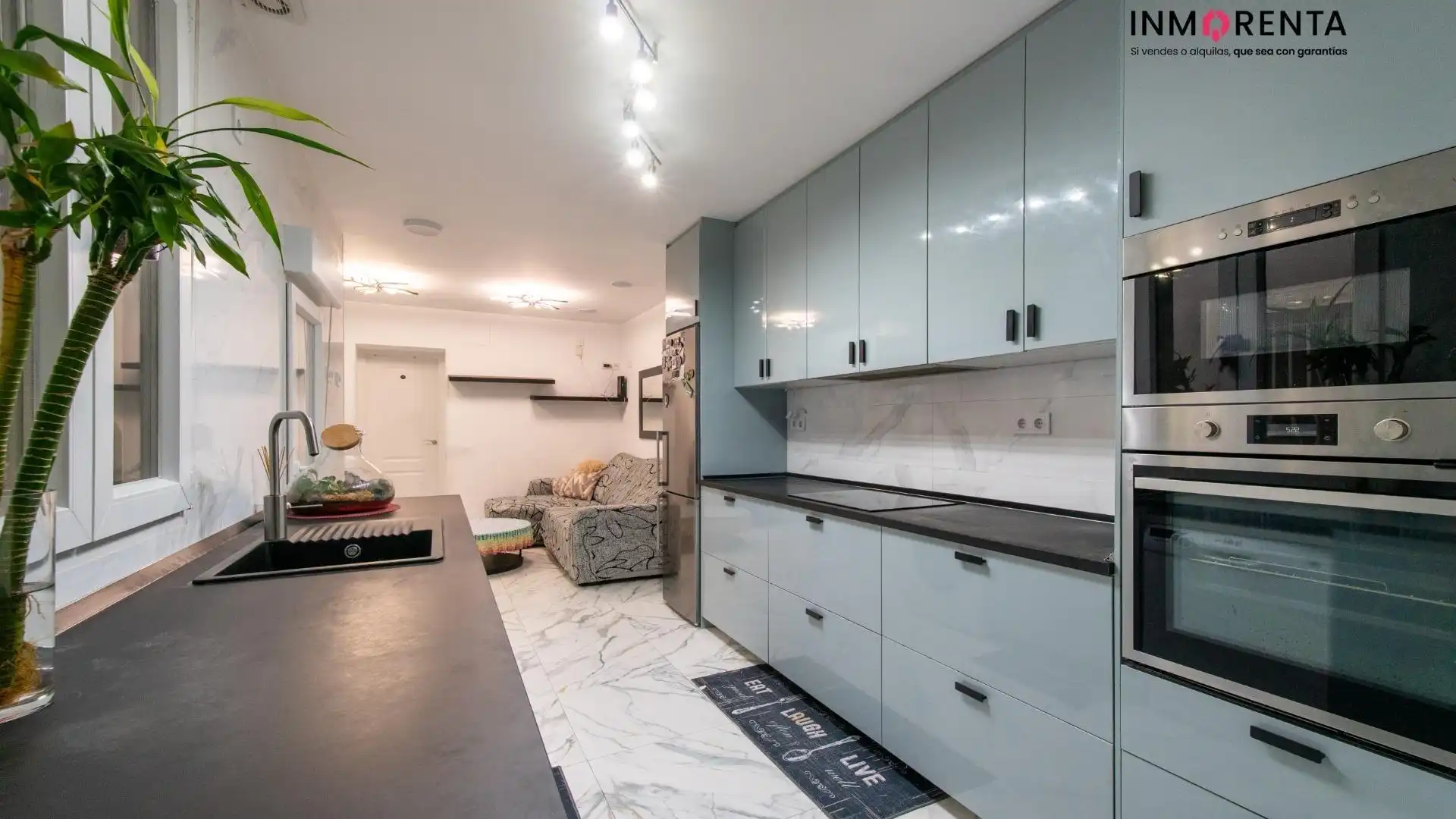 Kitchen of Flat for sale in  Madrid Capital  with Furnished and Jacuzzi