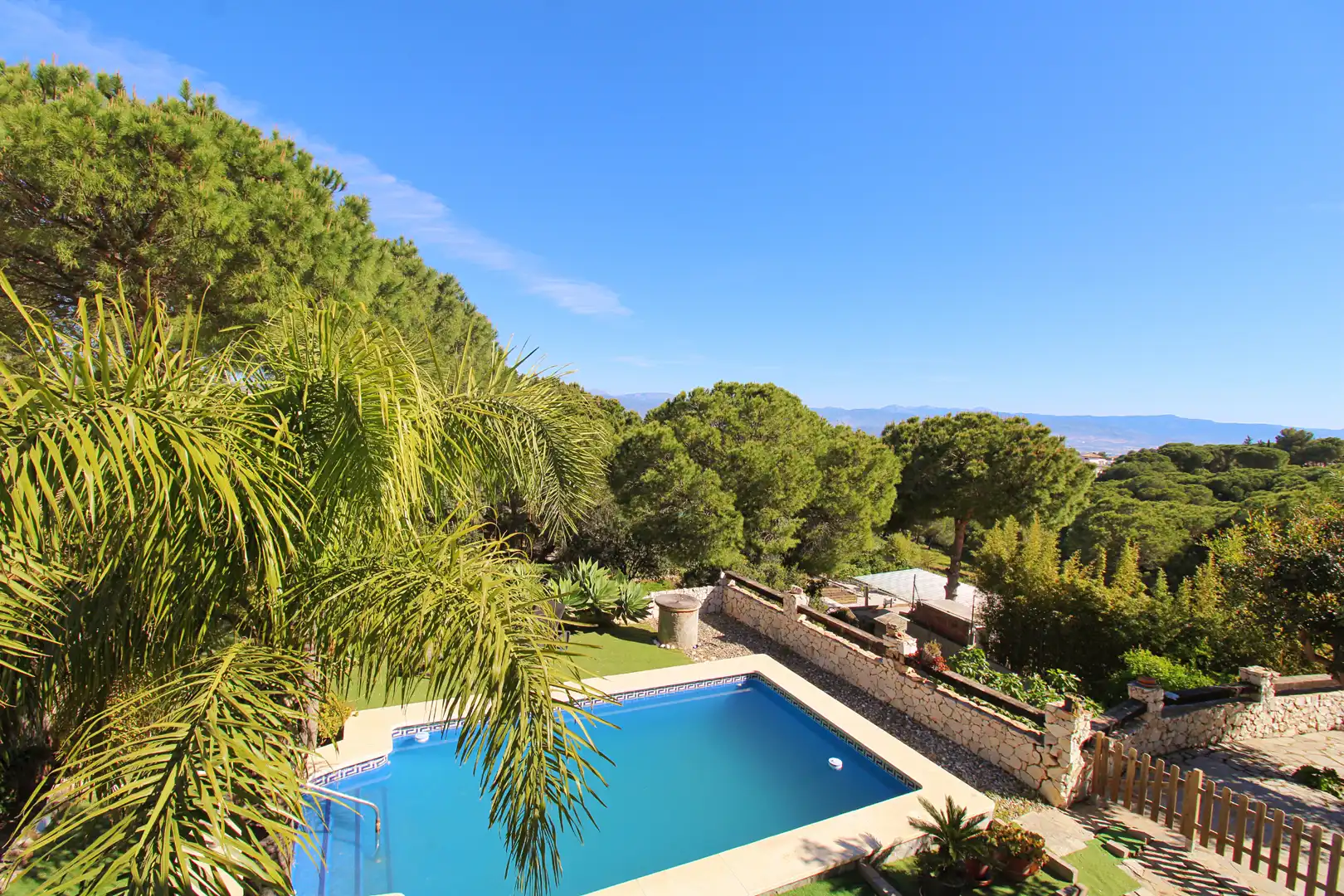 Jardí de Casa o xalet en venda en Alhaurín de la Torre amb Aire condicionat, Calefacció i Terrassa