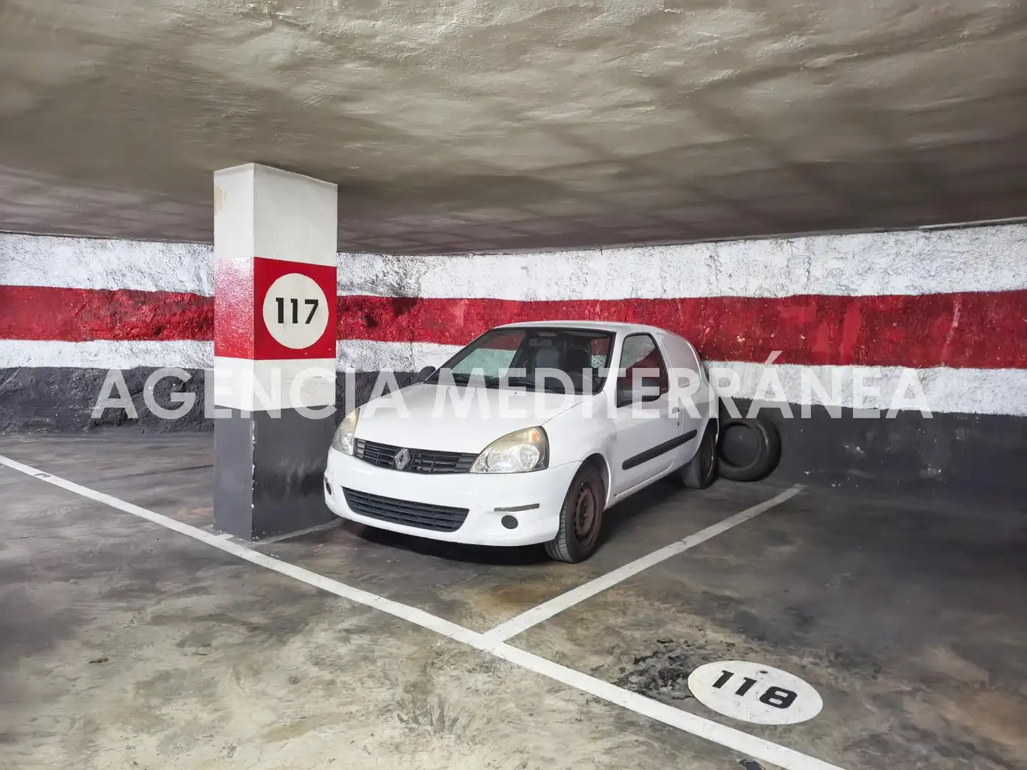Aparcament de Apartament en venda en Ciutat Vella 