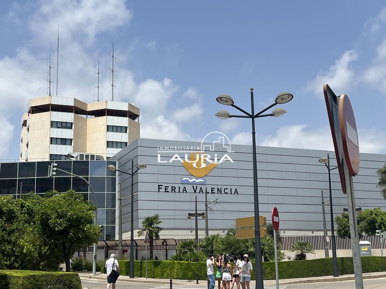Vista exterior de Oficina de lloguer en  Valencia Capital amb Aire condicionat