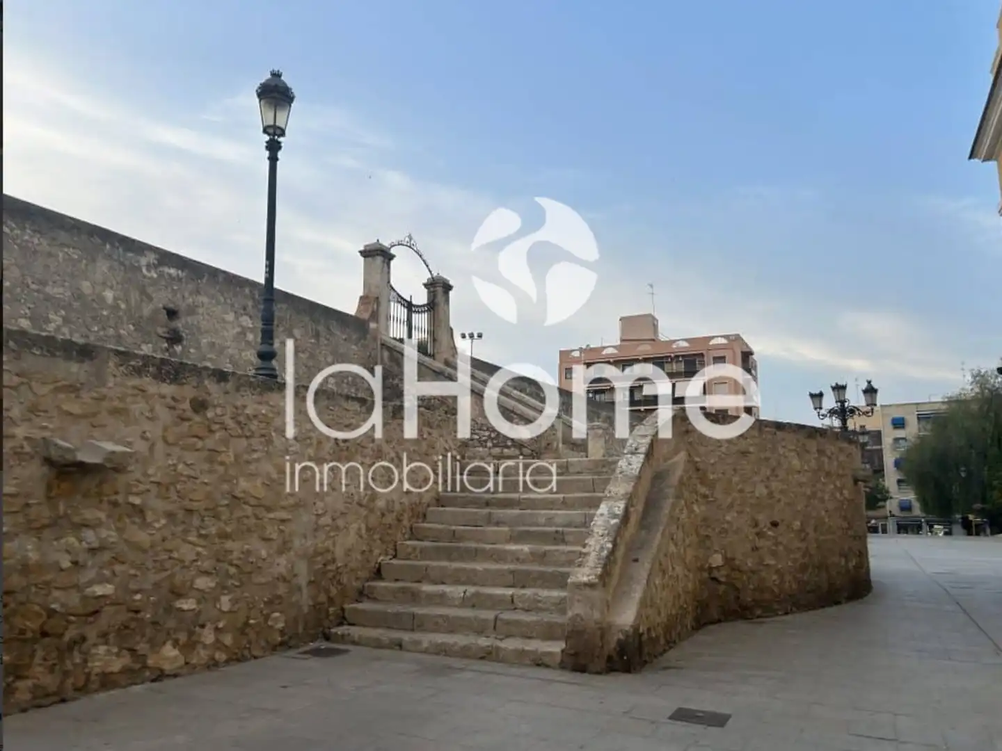Vista exterior de Casa adosada en venta en Burjassot con Jardín privado, Terraza y Balcón