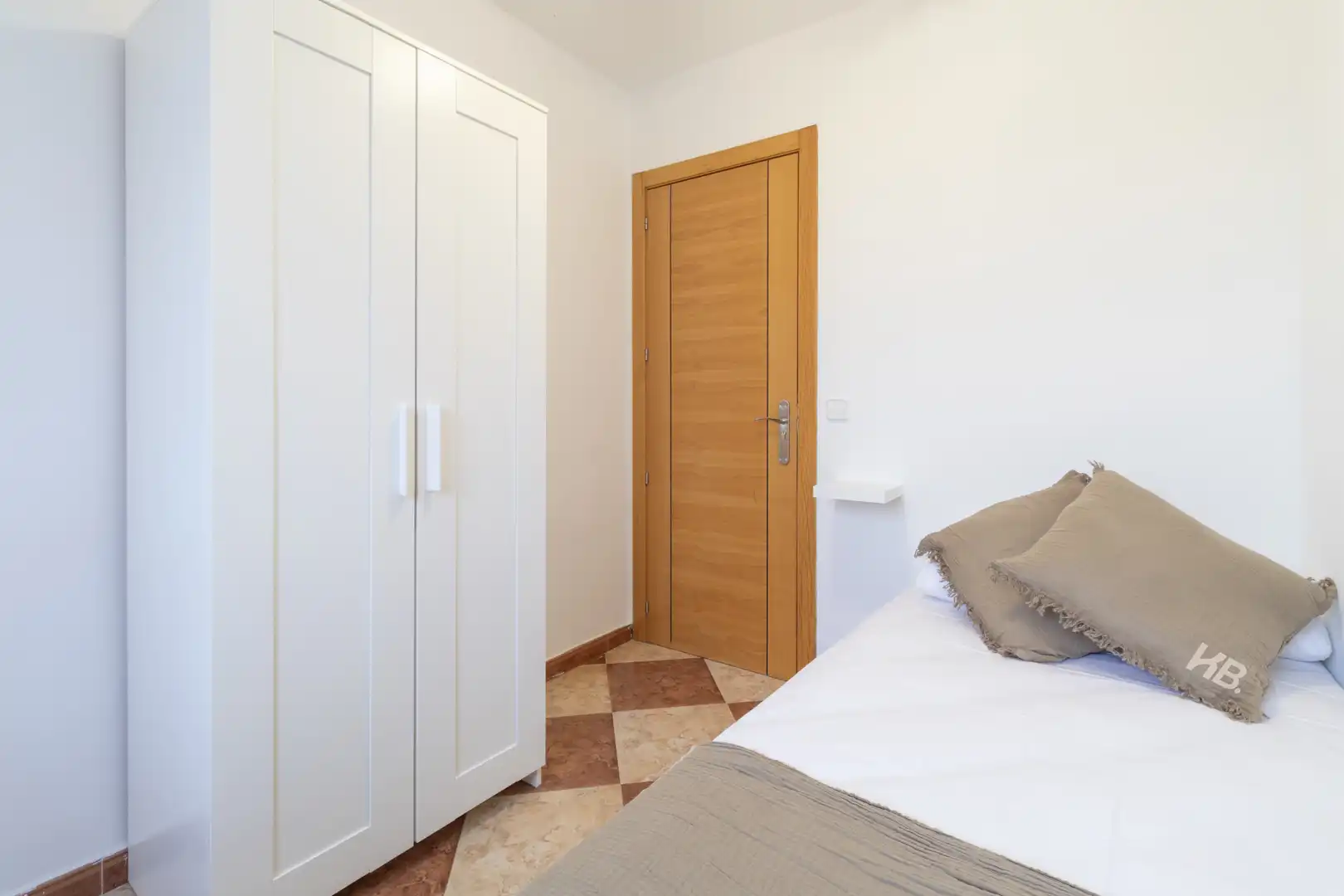 Bedroom of Flat for share in Juan de la Cierva