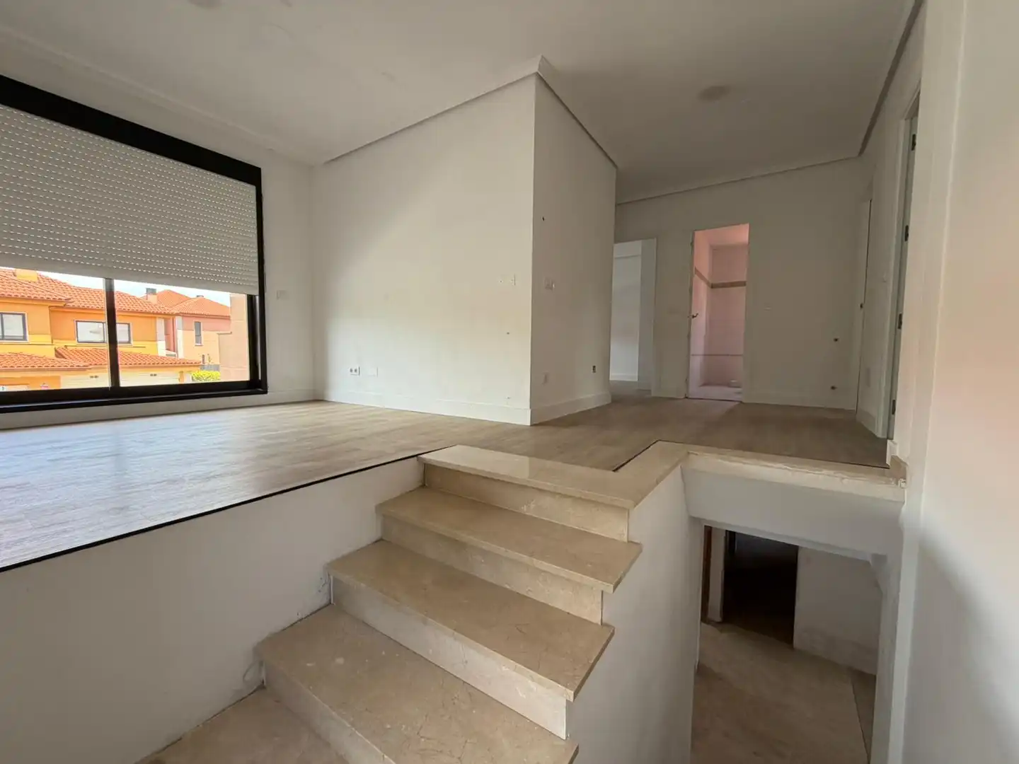 Casa adosada en venda en Ferrol amb Jardí privat, Parquet i Balcó