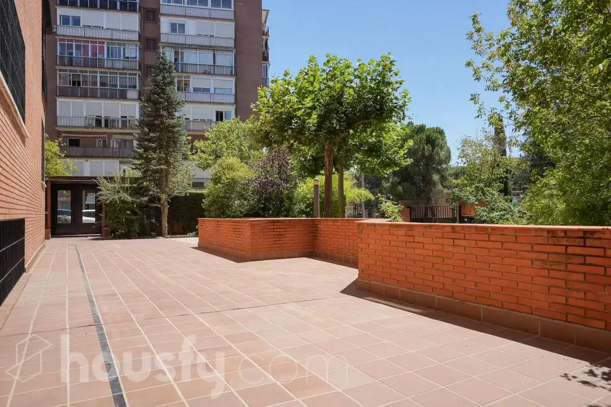 Vista exterior de Pis en venda en Madrid