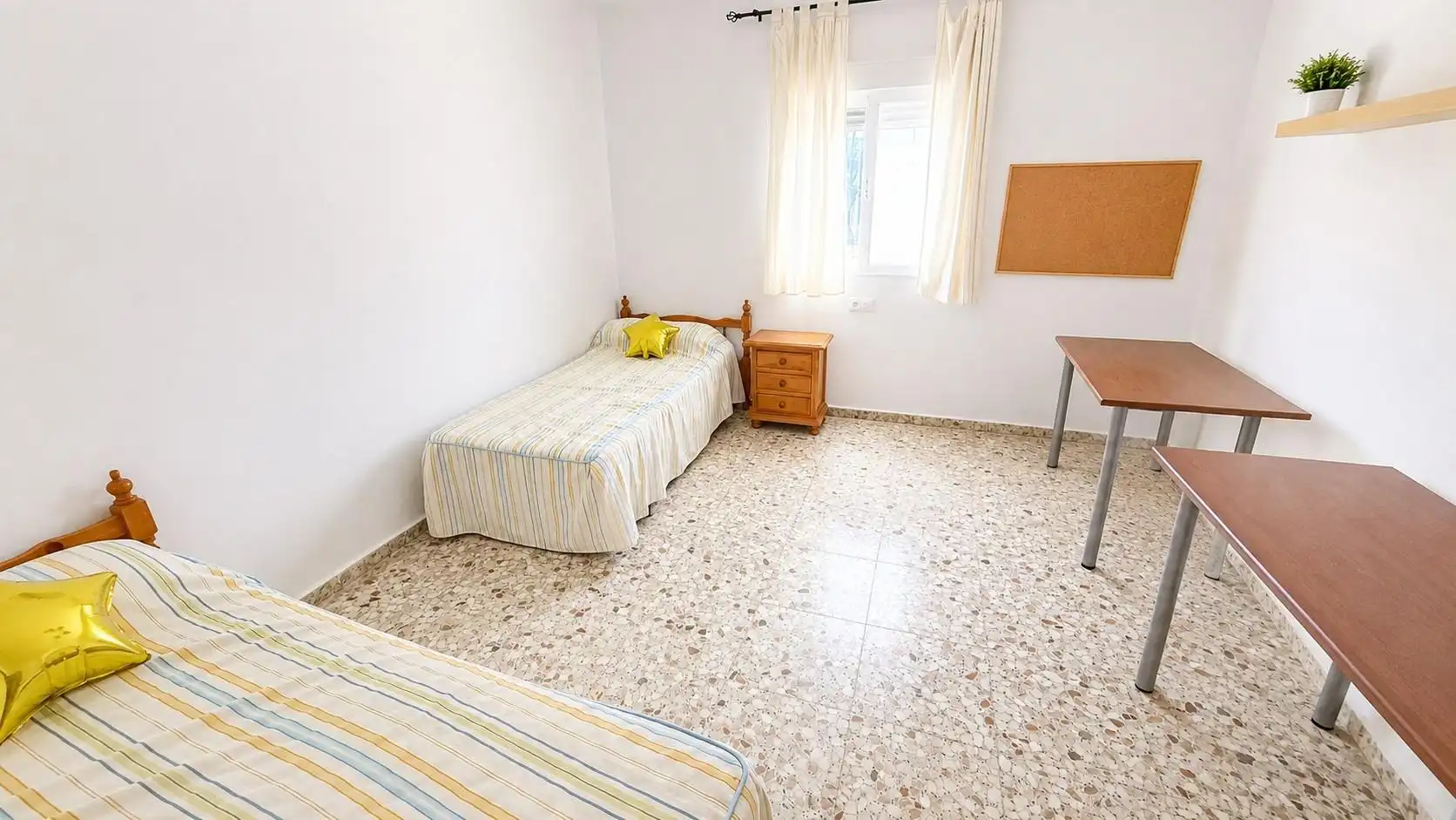 Habitación de Casa o chalet en venta en Chiclana de la Frontera con Jardín privado, Terraza y Trastero