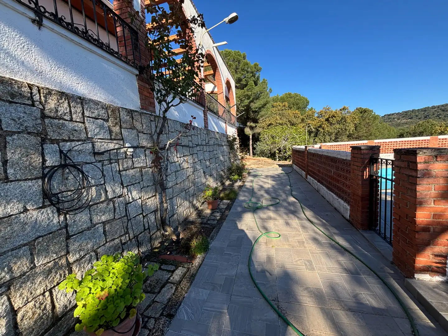 Vista exterior de Finca rústica en venta en Andújar con Aire acondicionado, Terraza y Piscina