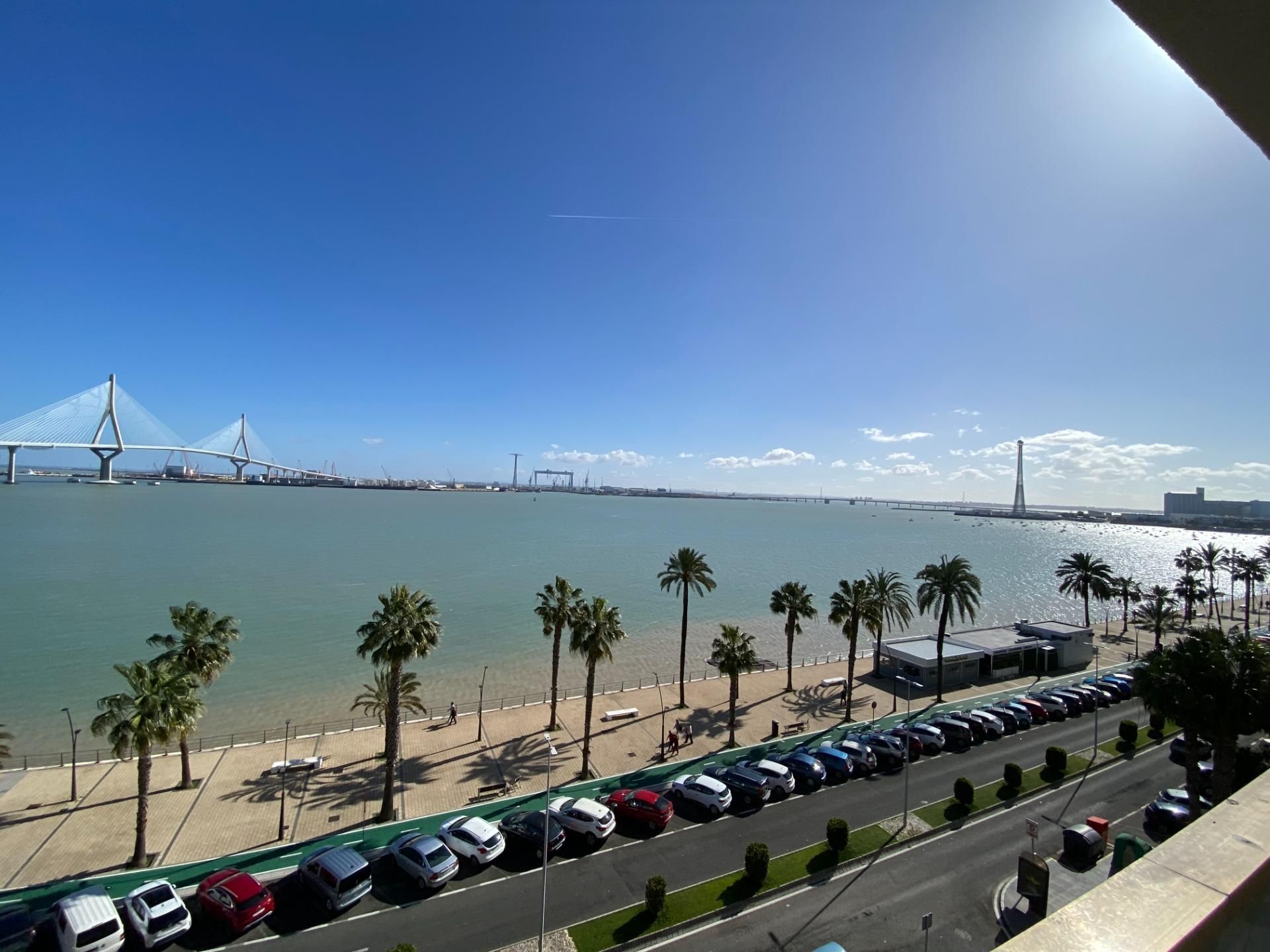 Aparcament de Pis en venda en  Cádiz Capital