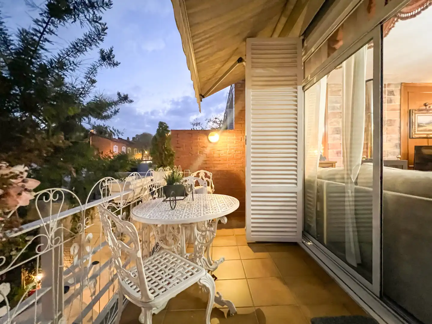 Terrasse von Einfamilien-Reihenhaus zum Verkauf in Mollet del Vallès mit Klimaanlage, Heizung und Privatgarten