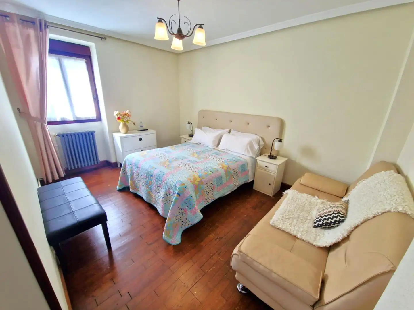 Dormitori de Casa o xalet en venda en Donostia - San Sebastián  amb Calefacció, Jardí privat i Terrassa