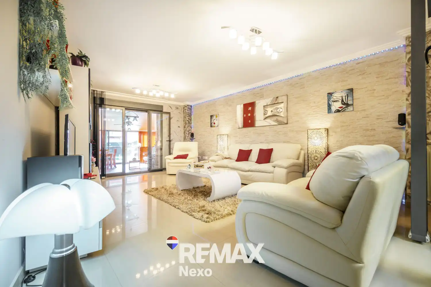Sala de estar de Casa adosada en venta en Cigales con Calefacción, Jardín privado y Terraza