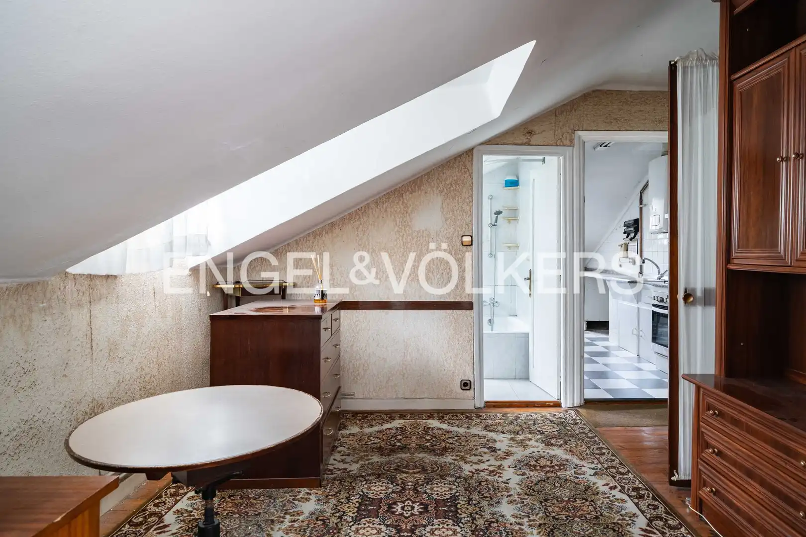 Schlafzimmer von Dachboden zum Verkauf in Santander mit Heizung