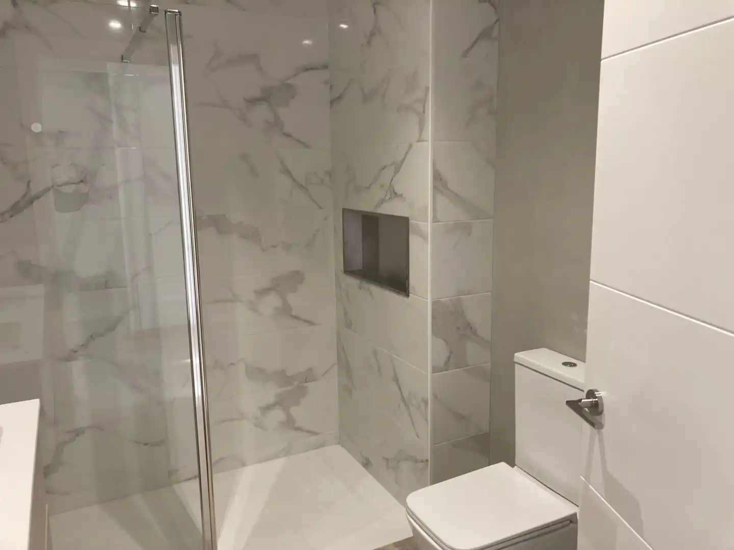 Badezimmer von Einfamilien-Reihenhaus zum Verkauf in El Palau d'Anglesola mit Heizung, Privatgarten und Terrasse