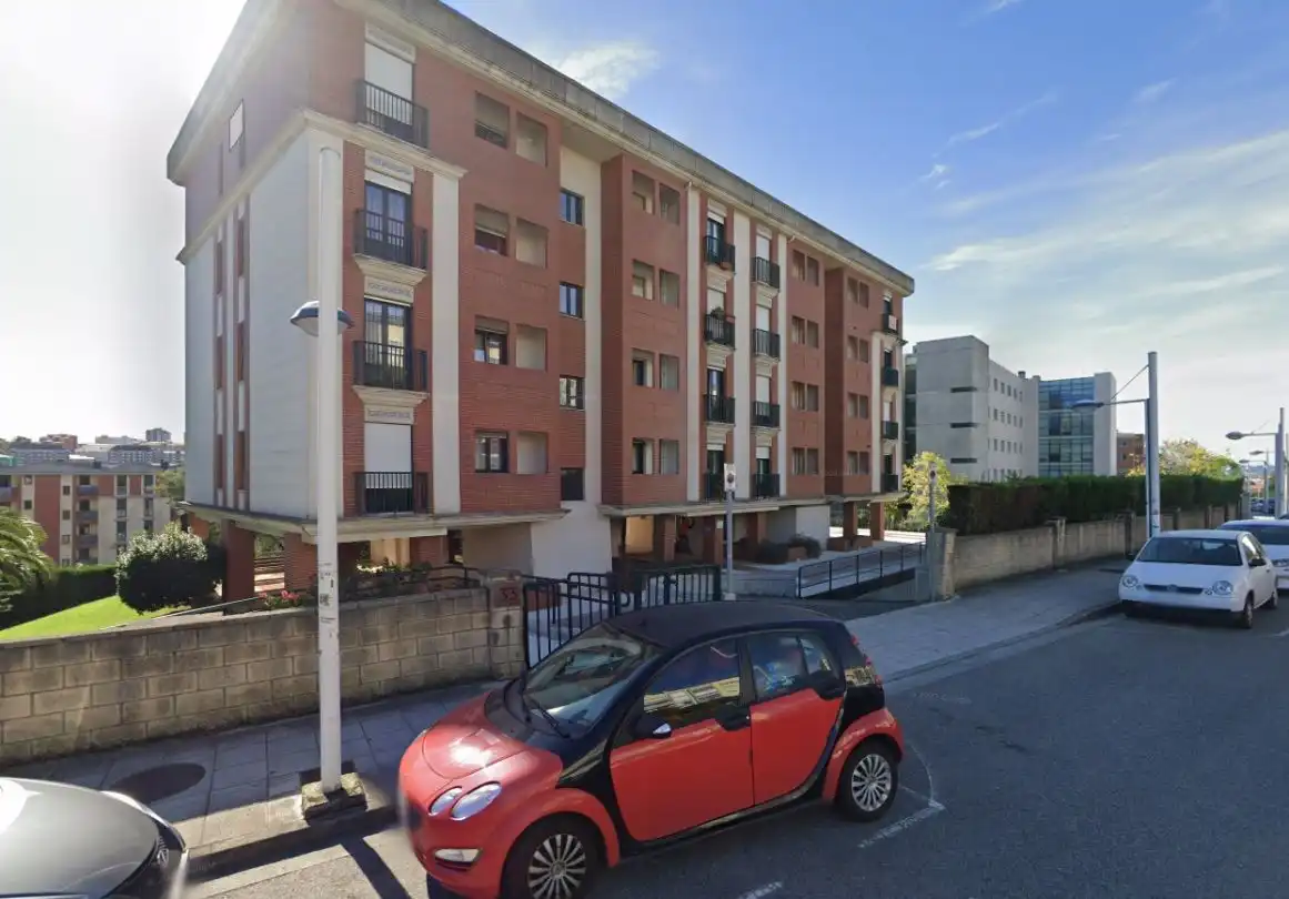 Aparcament en venda a Avenida de Cantabria