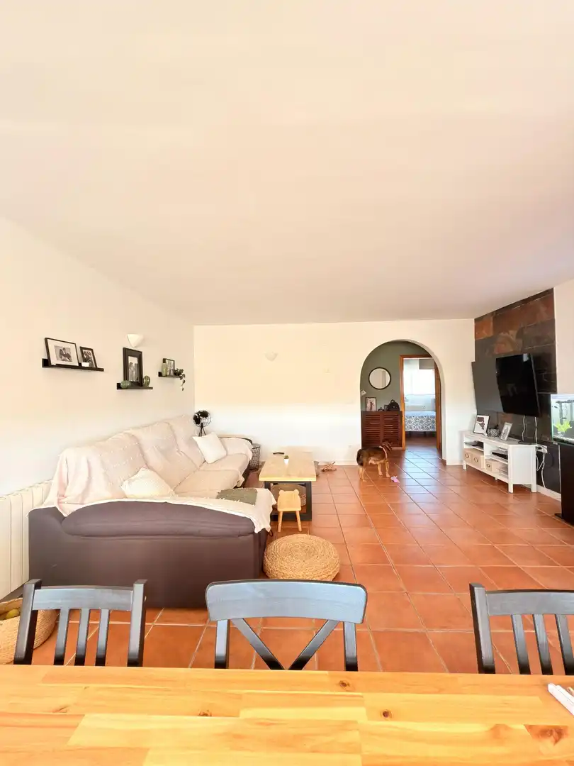 Wohnzimmer von Einfamilien-Reihenhaus zum Verkauf in Mutxamel mit Klimaanlage, Heizung und Terrasse