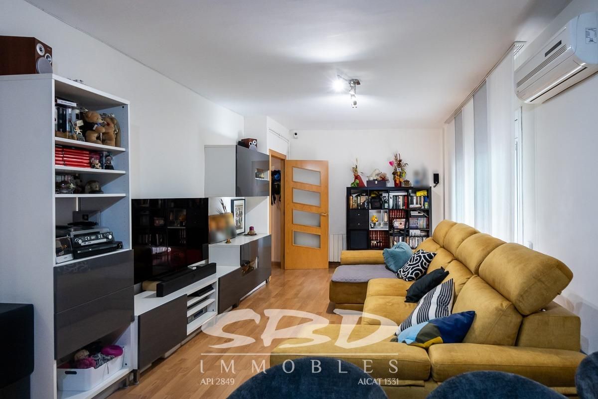 Sala d'estar de Pis en venda en Sabadell amb Aire condicionat, Calefacció i Balcó
