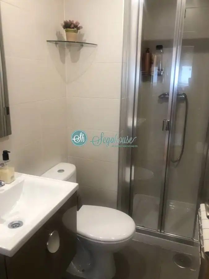Badezimmer von Wohnung zum Verkauf in Segovia mit Heizung, Terrasse und Abstellraum