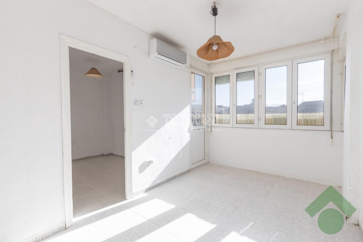 Bedroom of Flat for sale in  Granada Capital  with Air Conditioner and Balcony