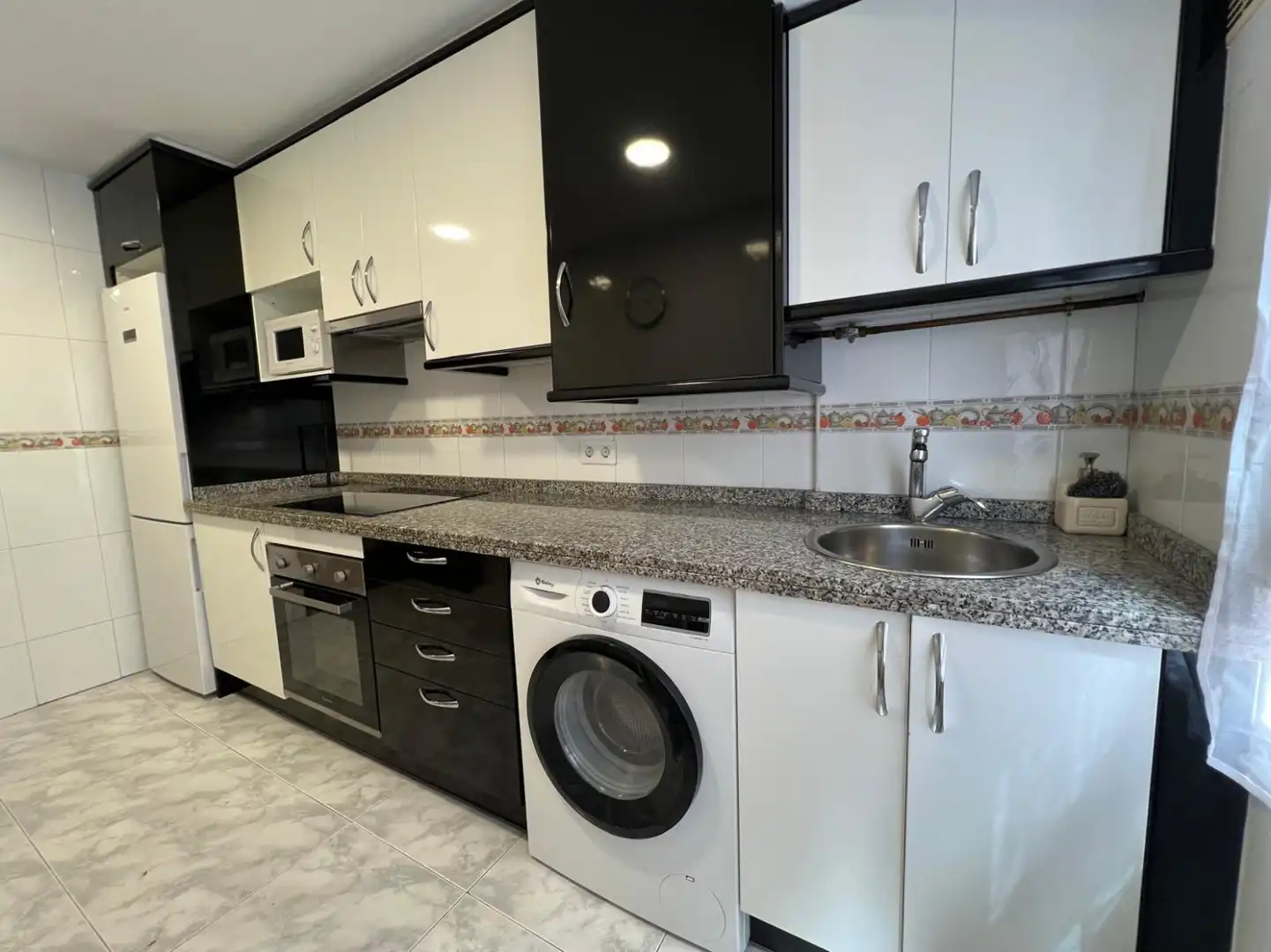 Flat for rent in Conde del Real Agrado, Barrio del Centro