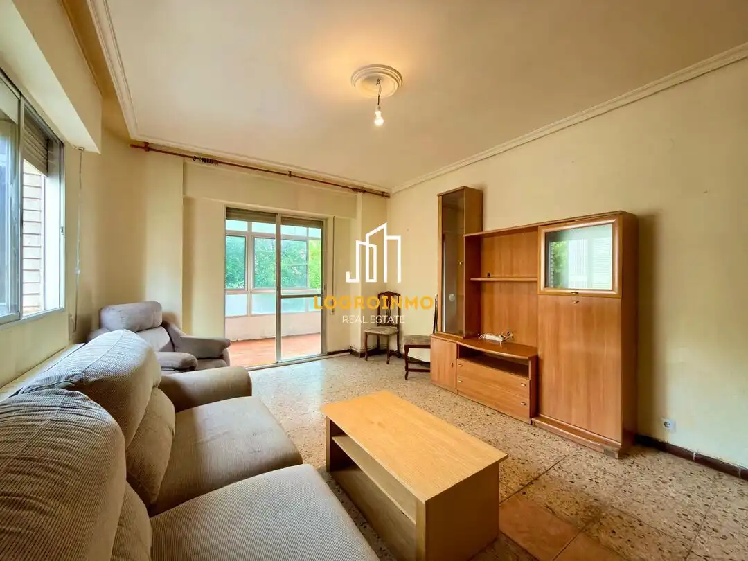 Wohnzimmer von Wohnung zum Verkauf in  Logroño mit Heizung und Terrasse
