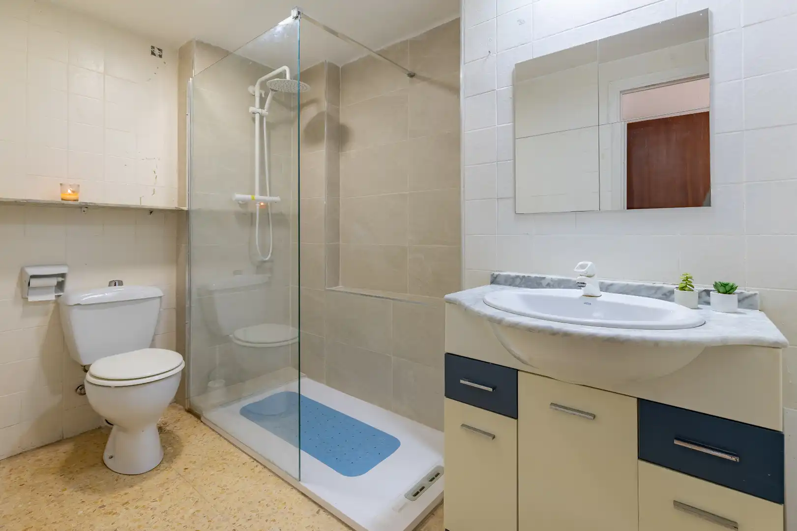 Baño de Piso en venta en Serra con Aire acondicionado, Trastero y Horno