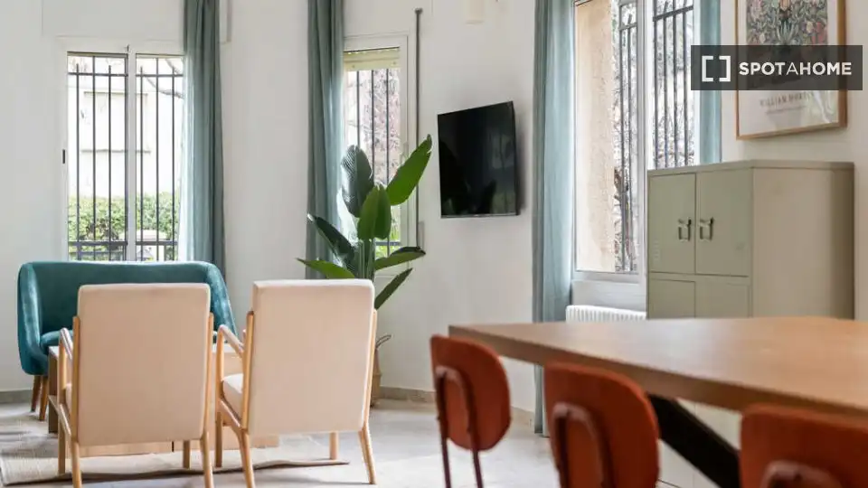 Comedor de Piso para compartir en Madrid con Aire acondicionado, Terraza y Amueblado