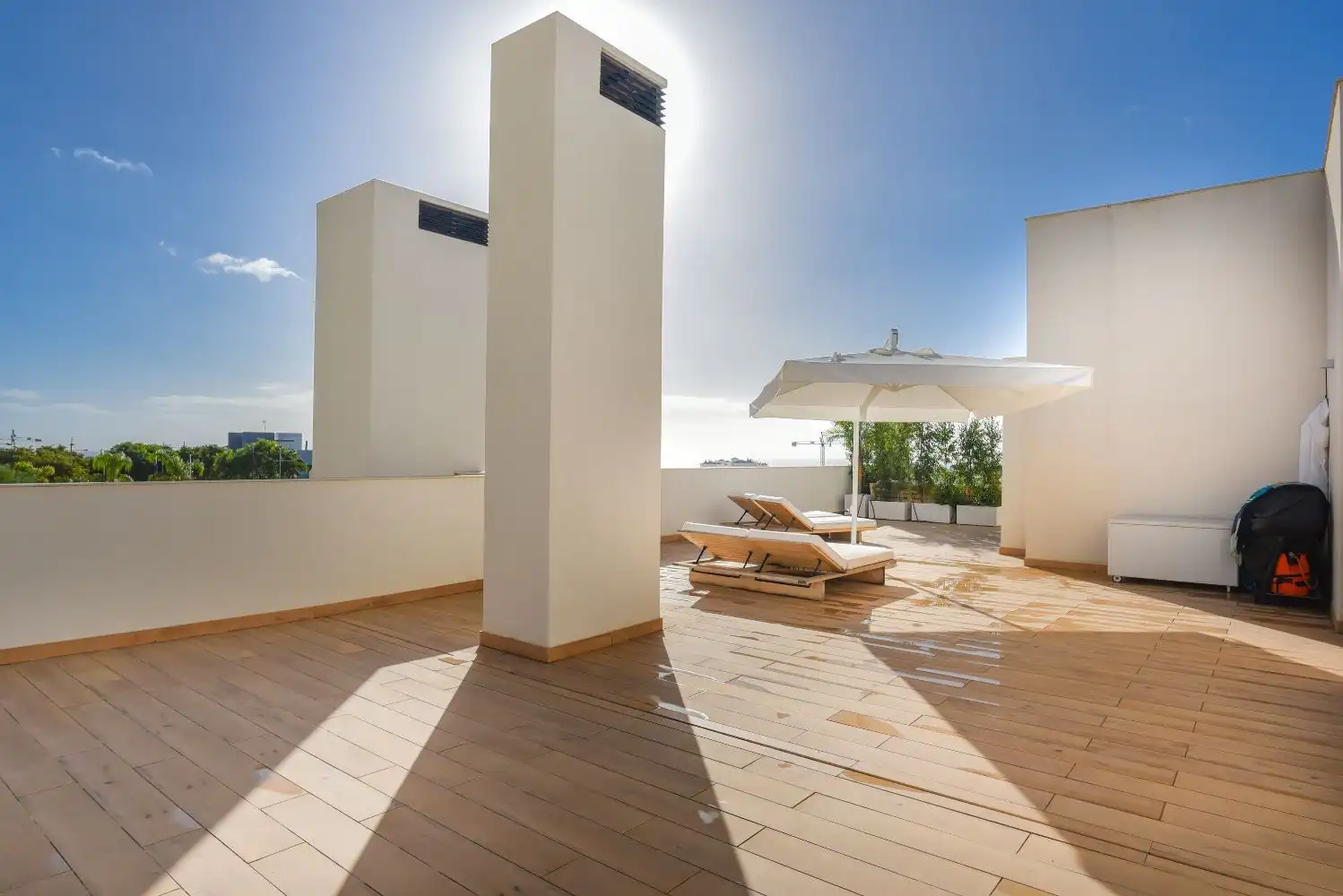 Terrasse von Wohnungen zum Verkauf in Marbella mit Klimaanlage, Möbliert und Ofen