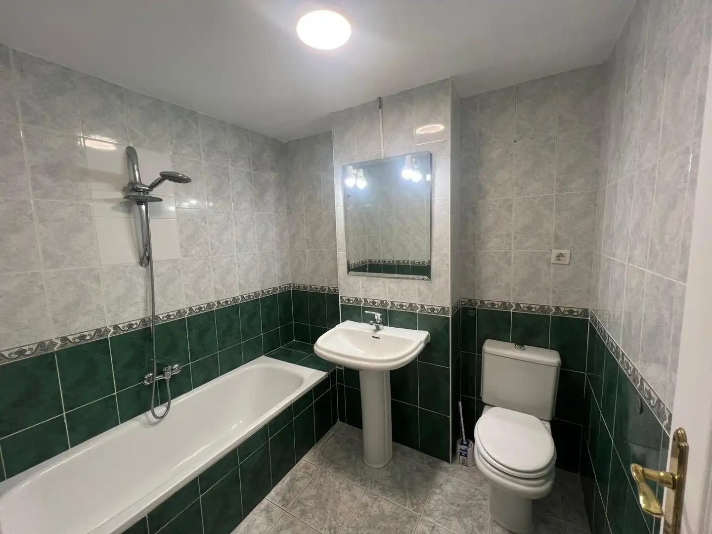 Bathroom of Apartments for sale in Mijas  with Private garden, Storage room and Alarm