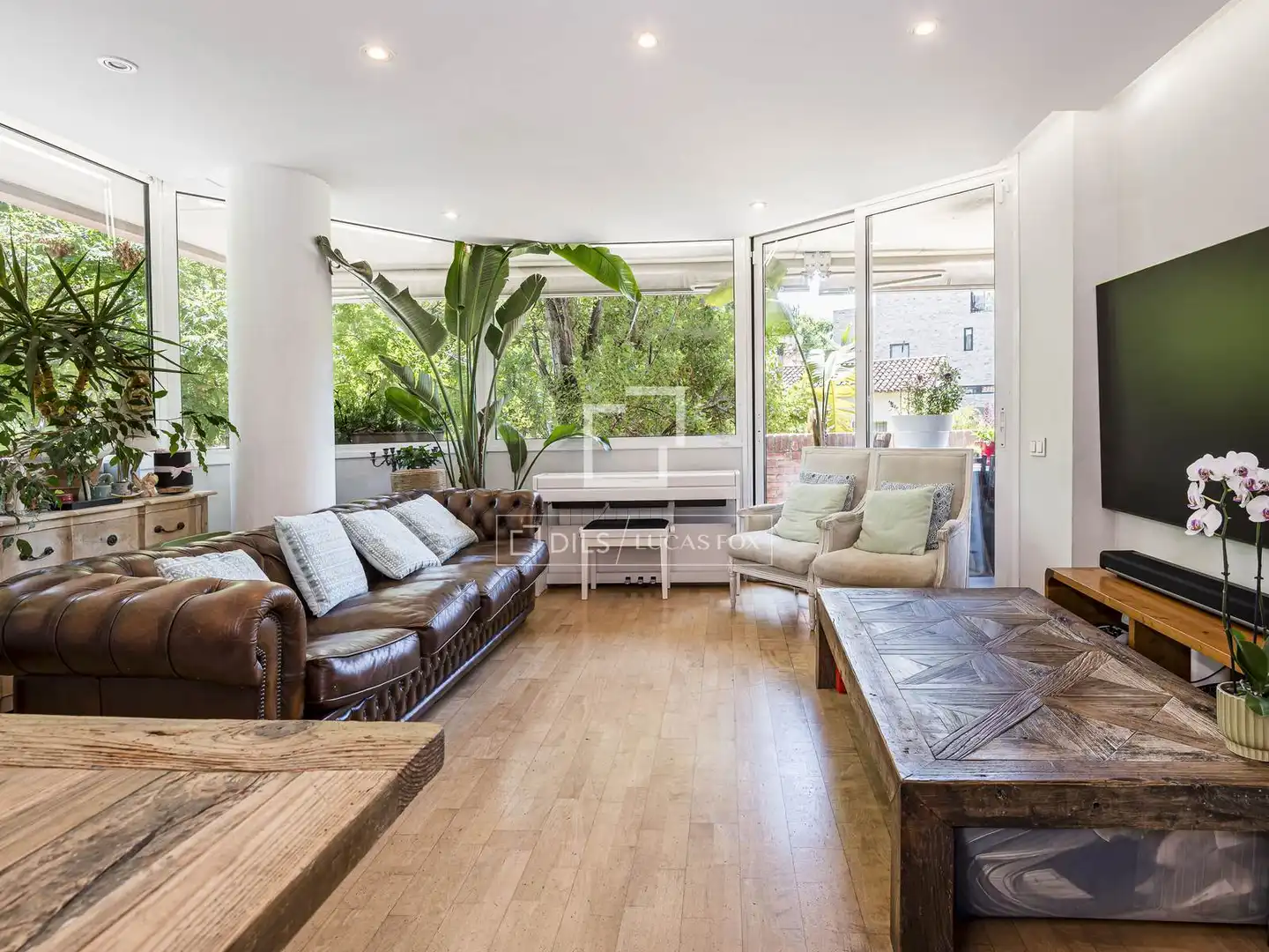 Vista exterior de Piso en venta en Sant Cugat del Vallès con Aire acondicionado, Calefacción y Terraza