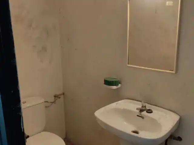 Badezimmer von Geschaftsraum zur Miete in Arbeca mit Alarm