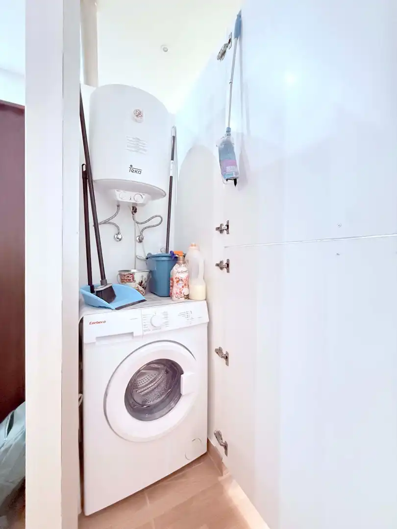 Bathroom of Flat for sale in Madrid  with Air Conditioner and Heating