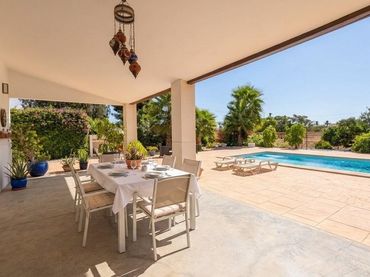 Xalet amb piscina en venda a Las Bayas