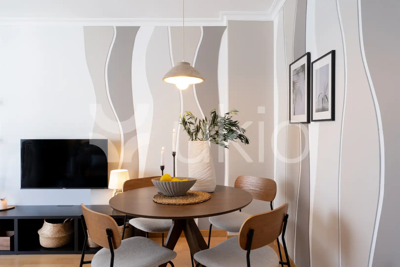 Menjador de Apartament de lloguer en Madrid amb Aire condicionat, Calefacció i Moblat