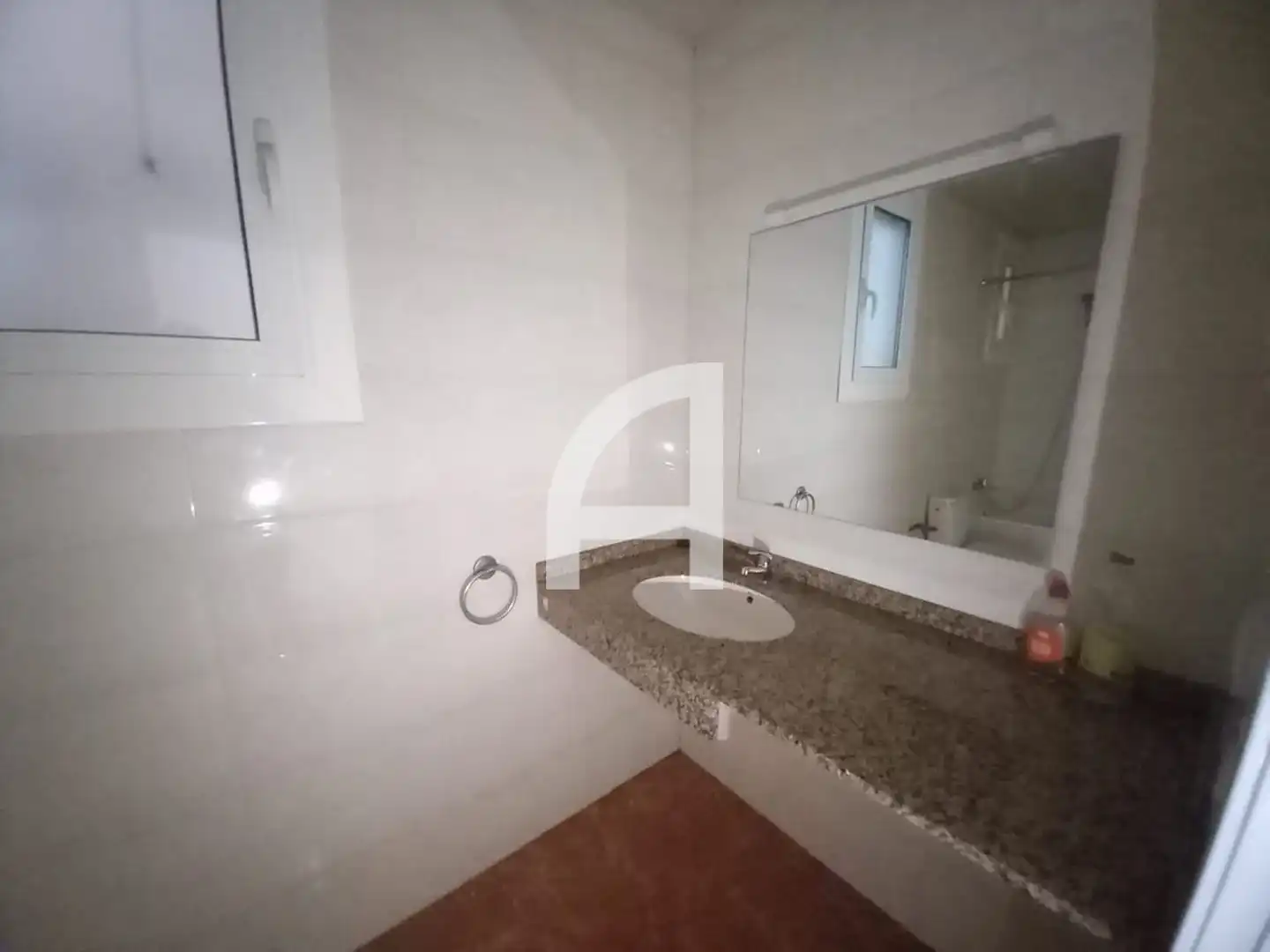 Baño de Estudio de alquiler en Barcelona con Terraza y Balcón