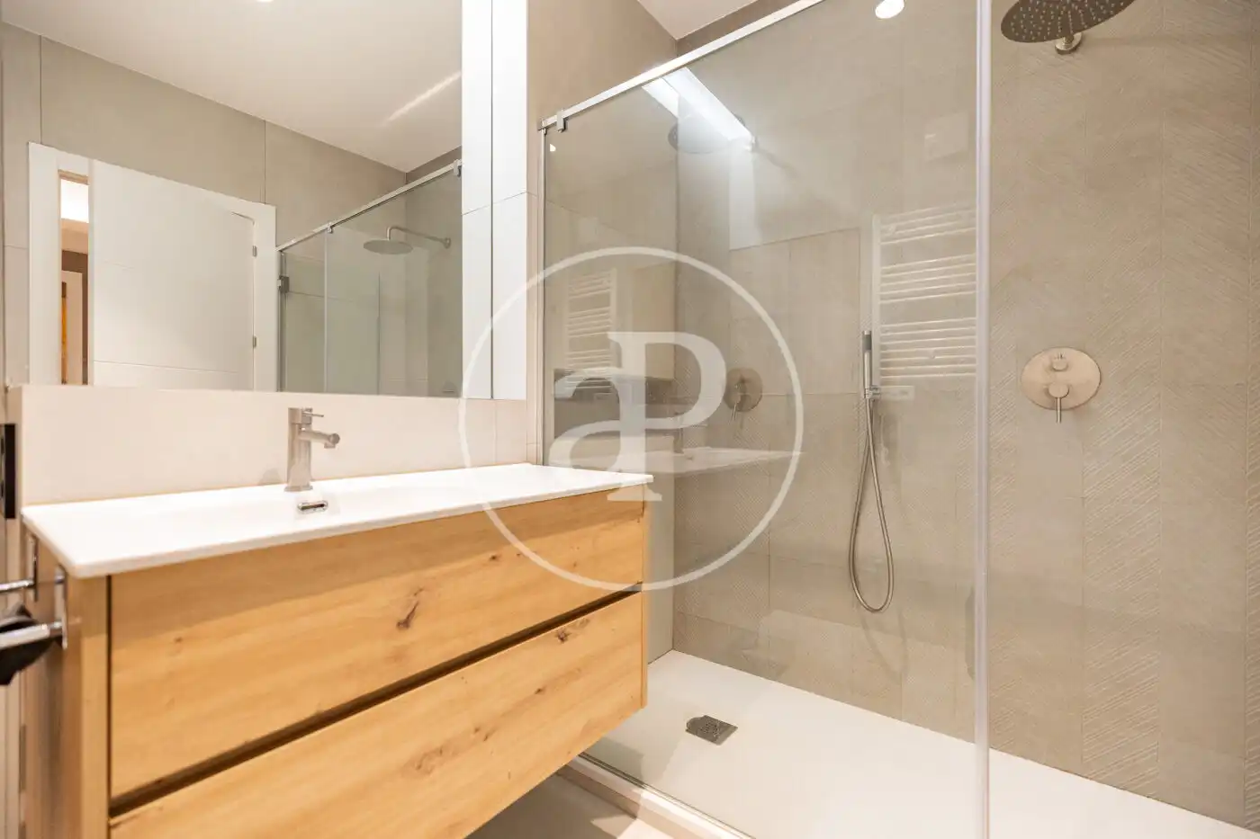 Bathroom of Flat for sale in Ciutat Vella