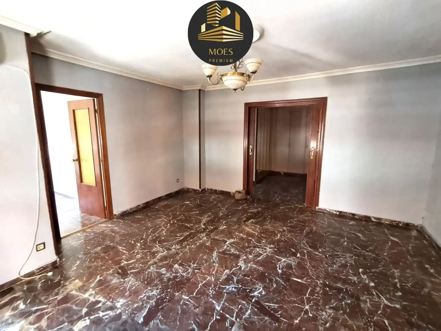Piso con ascensor en venta en Linarejos
